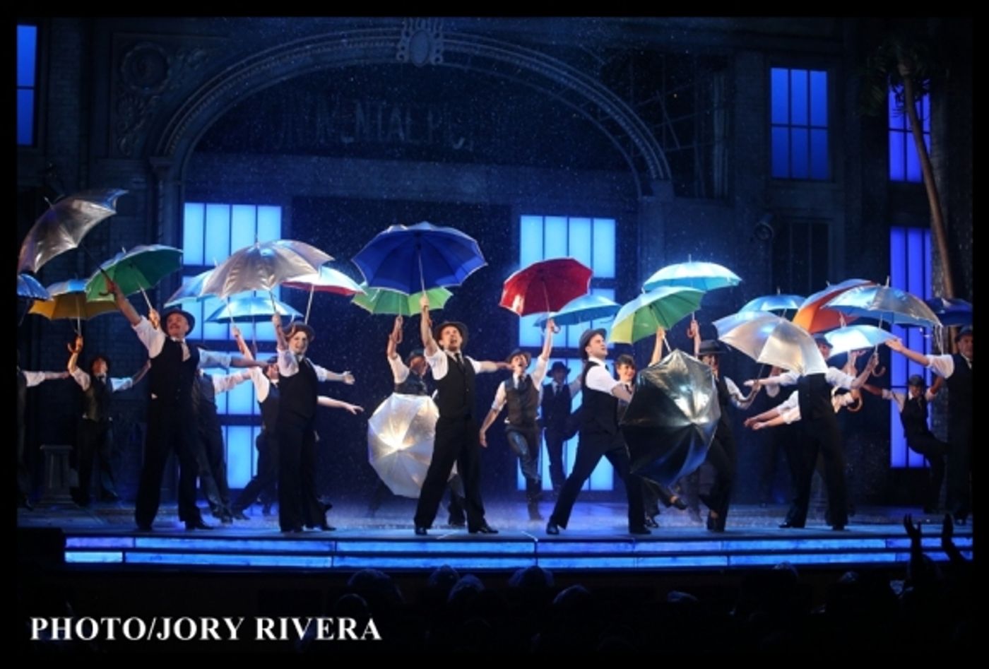 Photo Coverage: Cast of SINGIN' IN THE RAIN Takes Opening Bow in Manila  Image