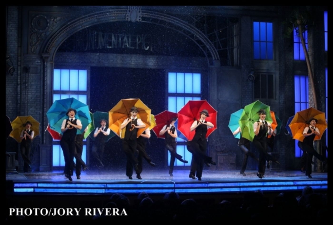Photo Coverage: Cast of SINGIN' IN THE RAIN Takes Opening Bow in Manila  Image