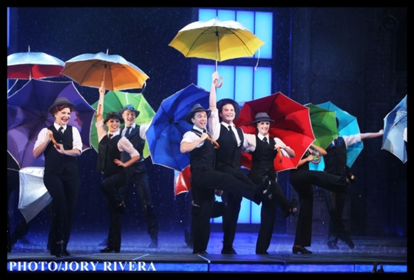 Photo Coverage: Cast of SINGIN' IN THE RAIN Takes Opening Bow in Manila  Image