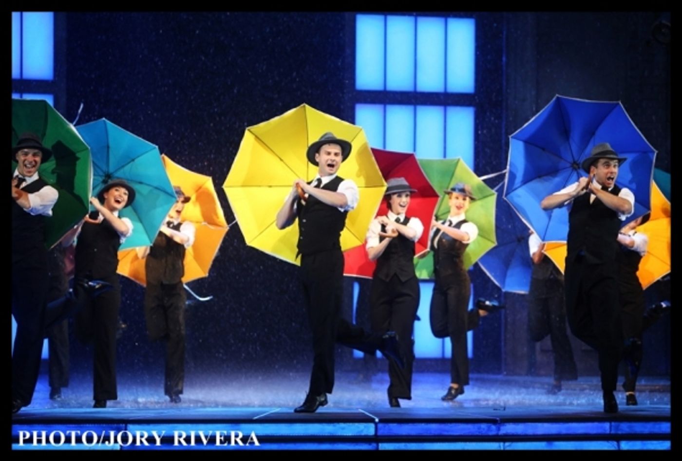 Photo Coverage: Cast of SINGIN' IN THE RAIN Takes Opening Bow in Manila  Image