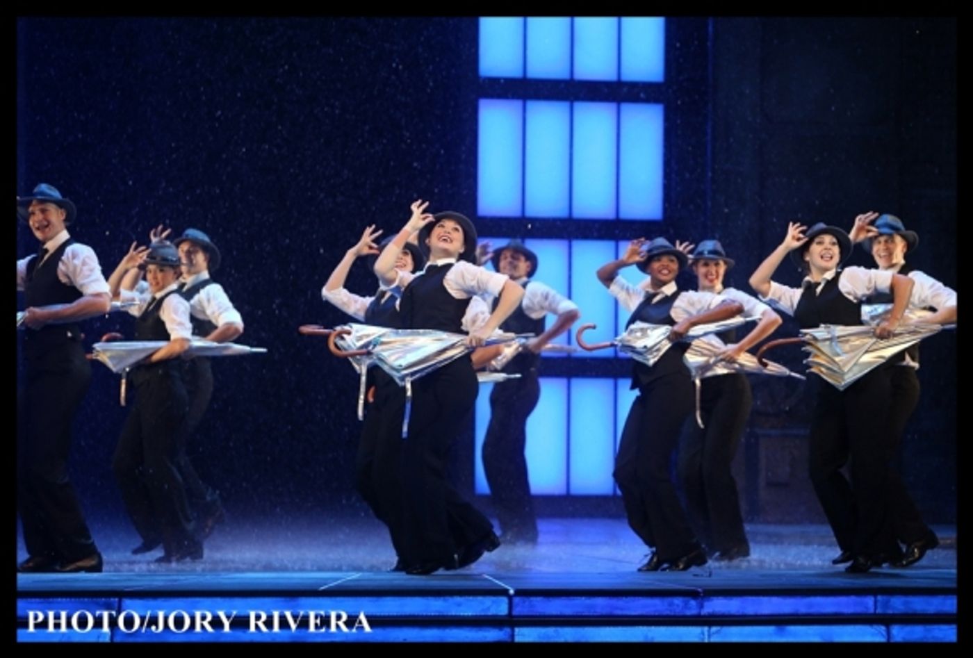 Photo Coverage: Cast of SINGIN' IN THE RAIN Takes Opening Bow in Manila  Image