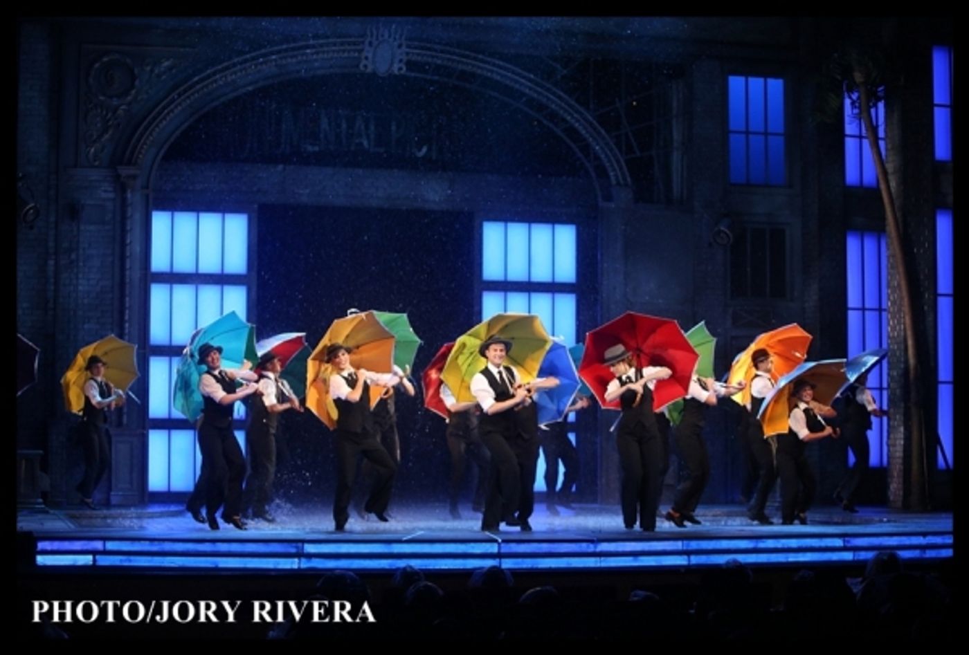Photo Coverage: Cast of SINGIN' IN THE RAIN Takes Opening Bow in Manila  Image