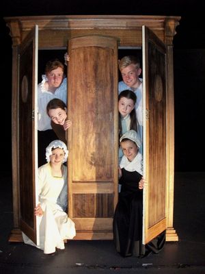 Ashley Garner, Mollie McGarrity and Bianca Thomas and Matthew Manning, Christie McGar Photo