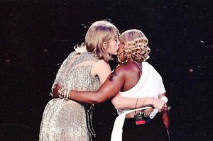 Taylor Swift, Mary J. Blige Photo