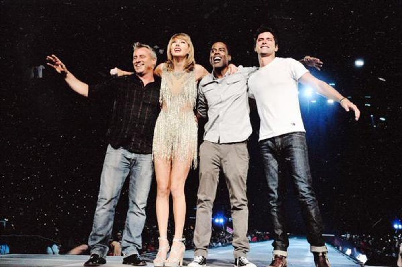 Photo Flash: Mary J. Blige, Chris Rock, and More Join Taylor Swift Onstage at the Staples Center Photo Flash: Mary J. Blige, Chris Rock, and More Join Taylor Swift Onstage at the Staples Center Image