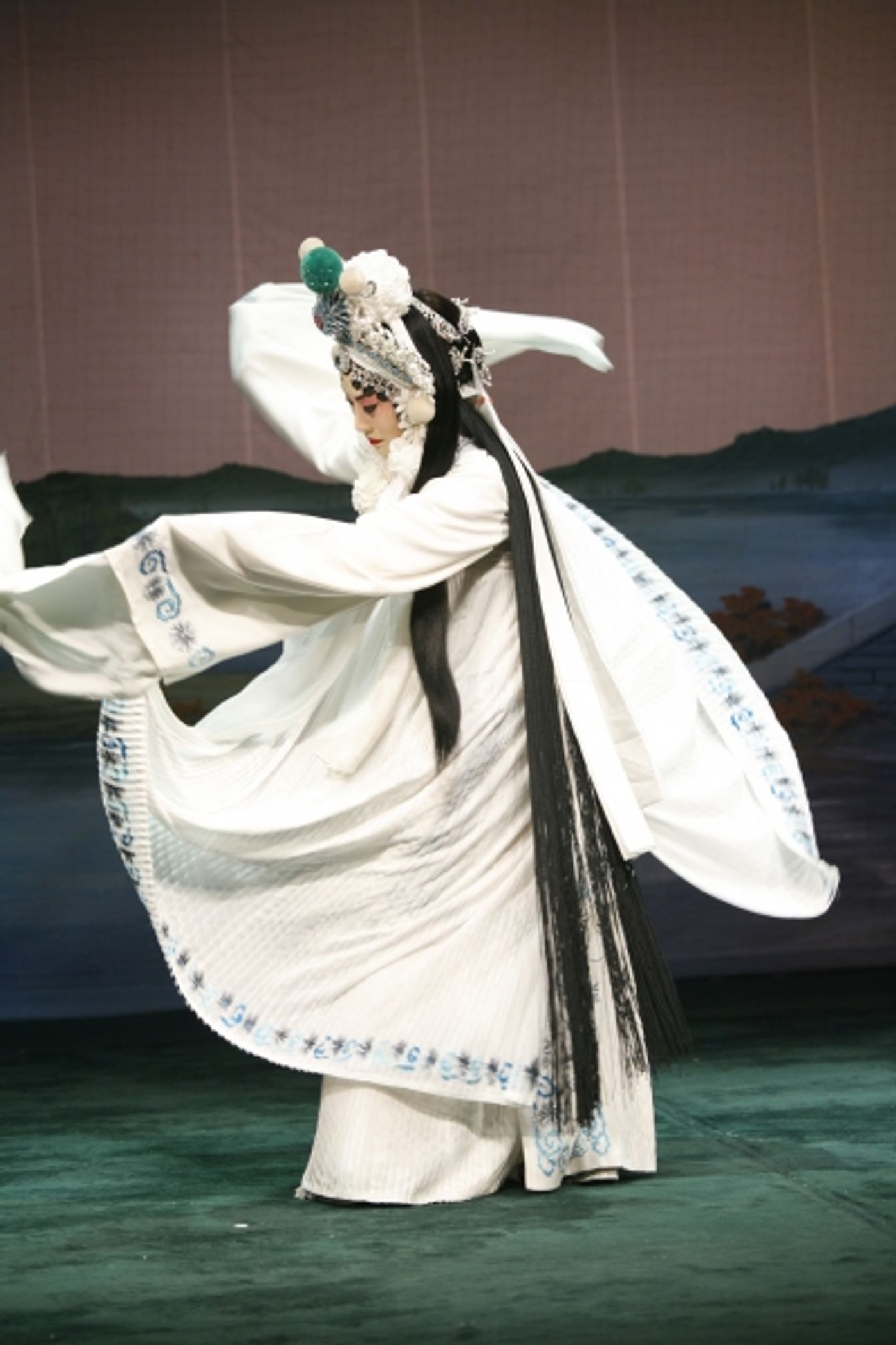 Photo Flash: Peking Opera's LEGEND OF THE WHITE SNAKE and THE JEWELRY PURSE Begin Tonight at Lincoln Center Photo Flash: Peking Opera's LEGEND OF THE WHITE SNAKE and THE JEWELRY PURSE Begin Tonight at Lincoln Center Image