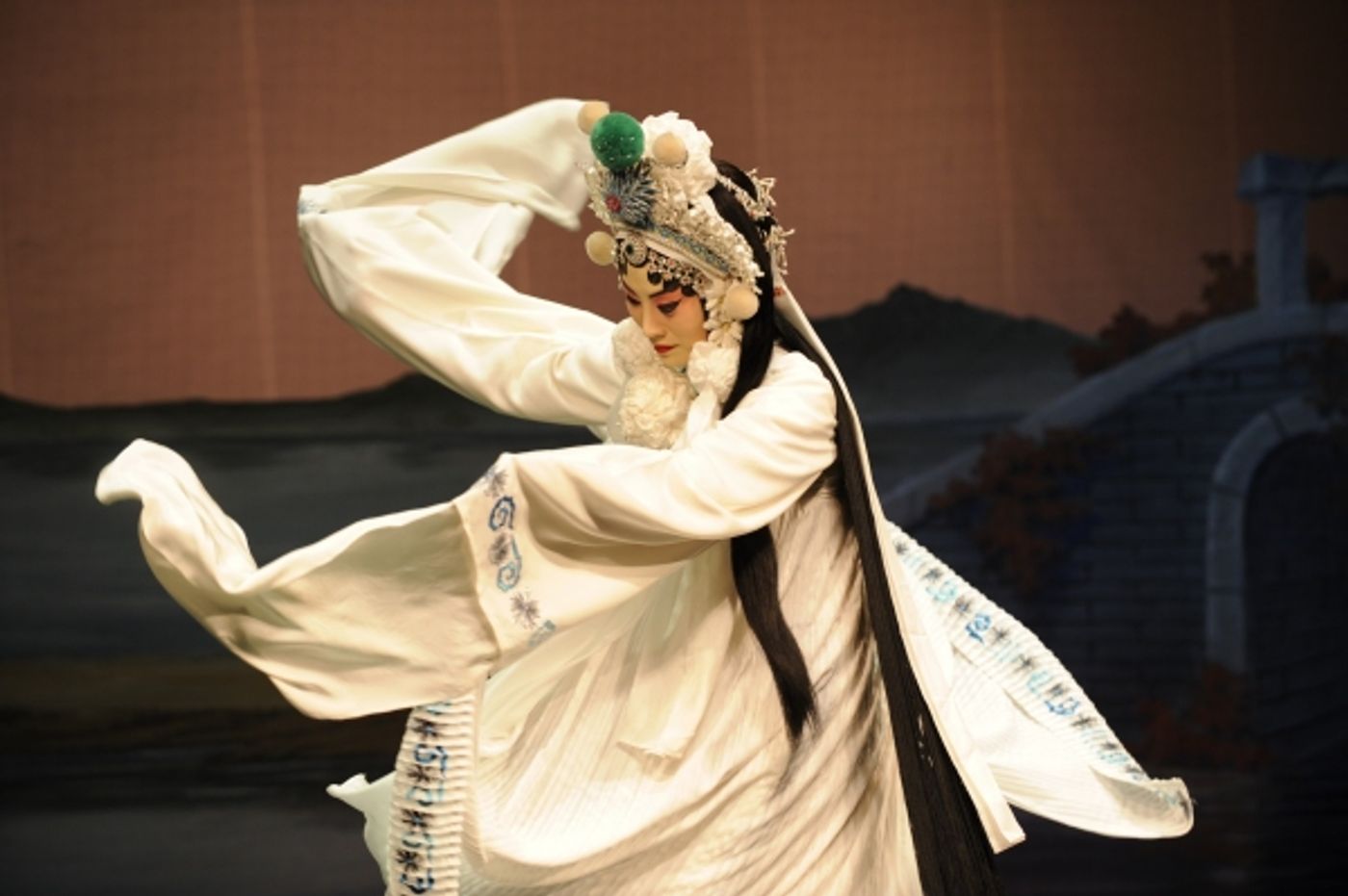 Photo Flash: Peking Opera's LEGEND OF THE WHITE SNAKE and THE JEWELRY PURSE Begin Tonight at Lincoln Center Photo Flash: Peking Opera's LEGEND OF THE WHITE SNAKE and THE JEWELRY PURSE Begin Tonight at Lincoln Center Image