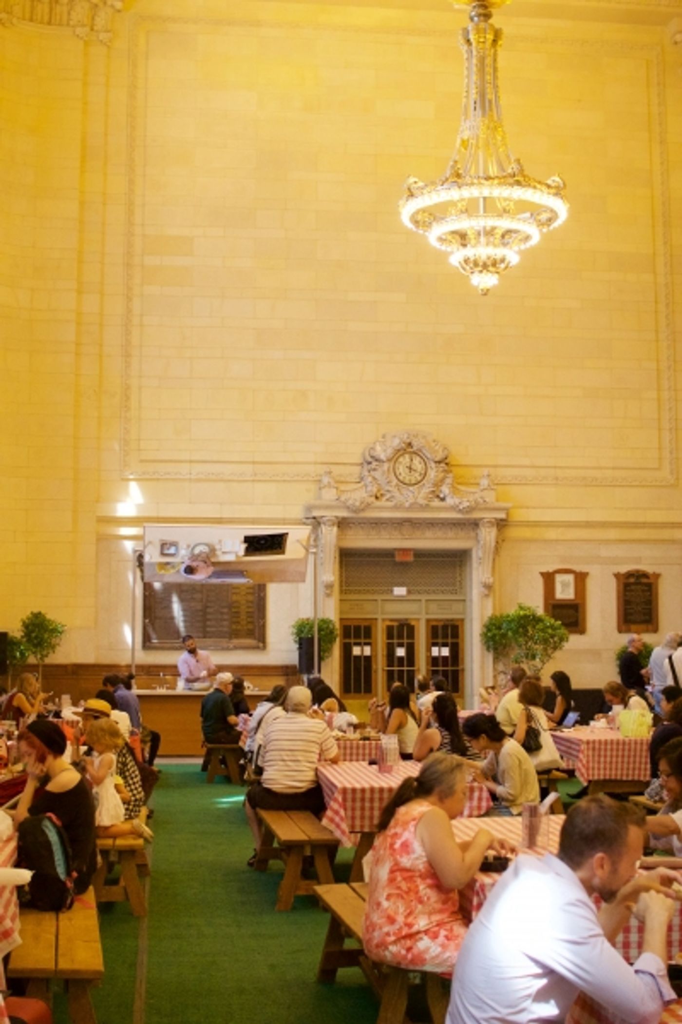 Photo Flash: Cast of WICKED & More Perform at Grand Central's Indoor Picnic Event  Image