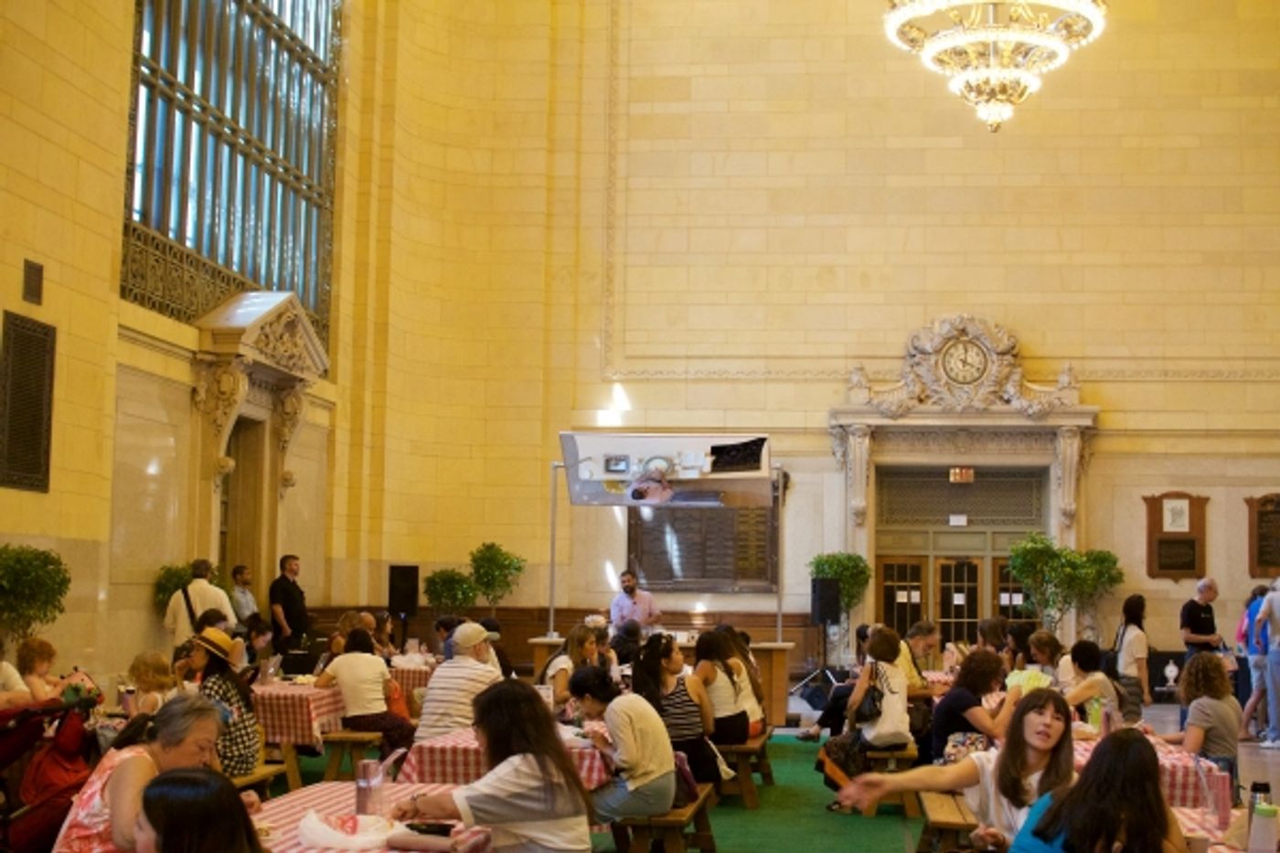 Photo Flash: Cast of WICKED & More Perform at Grand Central's Indoor Picnic Event  Image