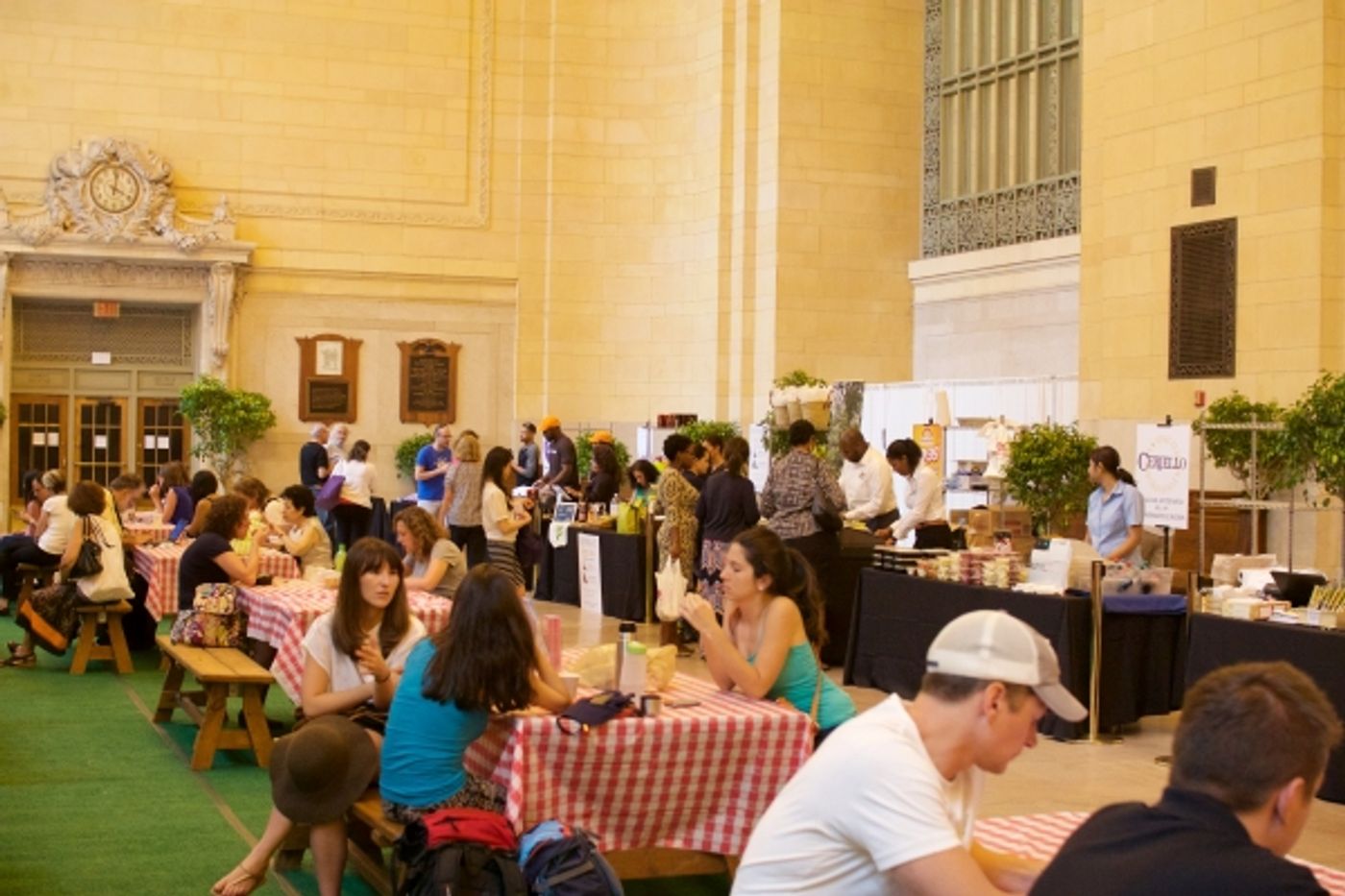 Photo Flash: Cast of WICKED & More Perform at Grand Central's Indoor Picnic Event  Image