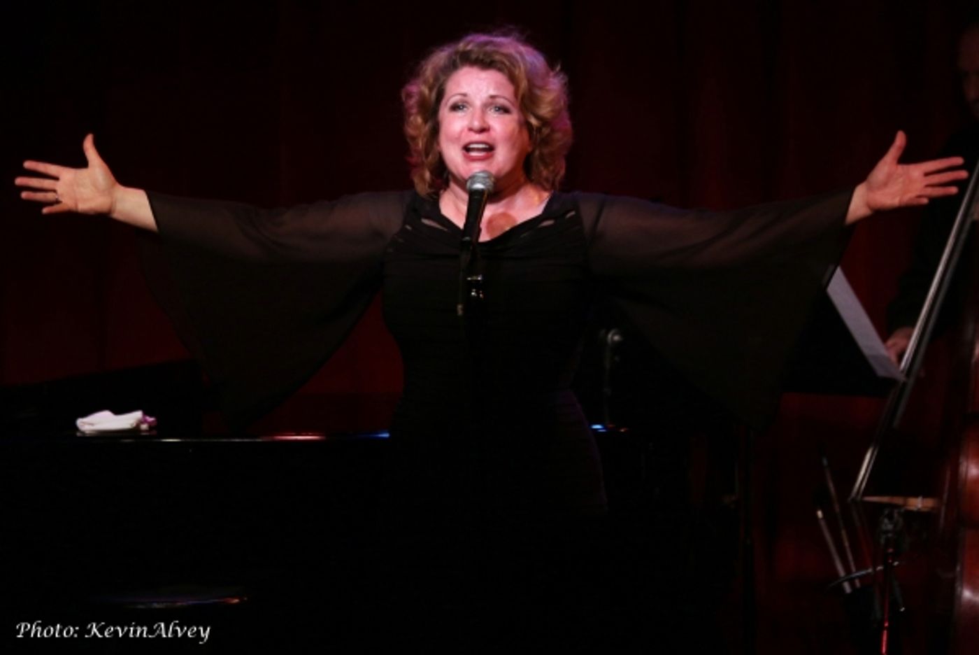 Photo Flash: Klea Blackhurst Tributes Ethel Merman in EVERYTHING THE TRAFFIC WILL ALLOW at Birdland  Image