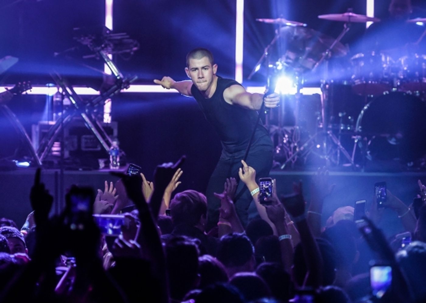 Photo Flash: Nick Jonas and Demi Lovato Take the Stage for MTV's VMA Benefit Concert  Image