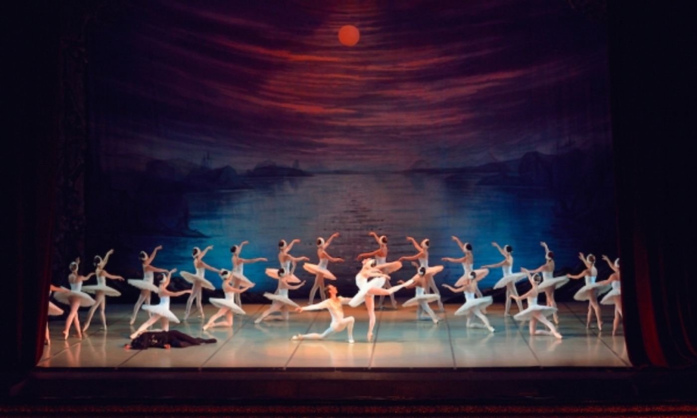 Photo Flash: First Look- SWAN LAKE at the Russian Grand Ballet  Image