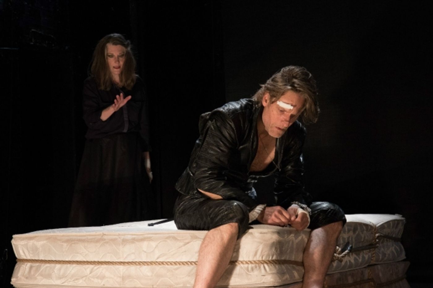 Photo Flash: First Look at Michael Laurence and Annette O'Toole in HAMLET IN BED  Image