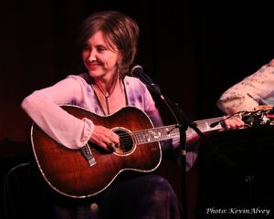 Pam Tillis Photo