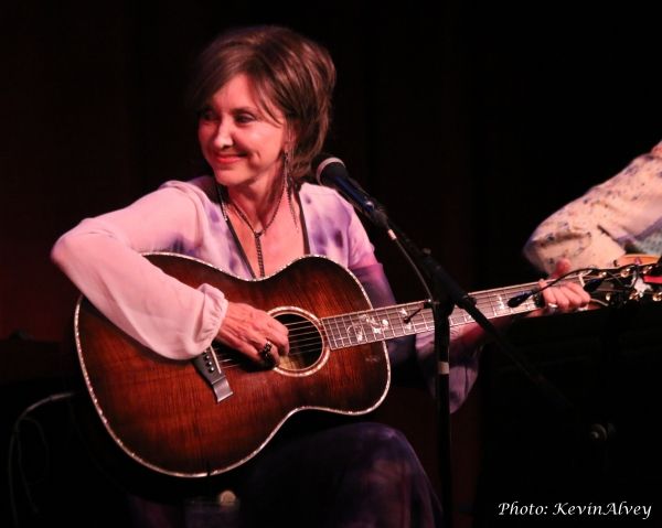 Pam Tillis Photo