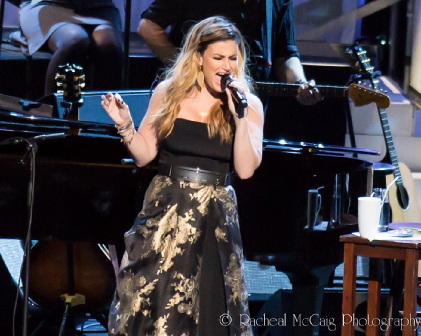 Photo Exclusive: Inside Idina Menzel's World Tour Concert in Toronto  Image