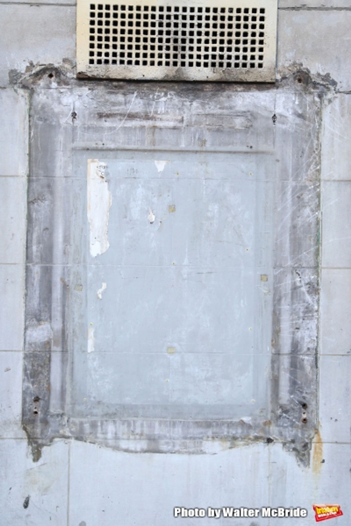 Photo Coverage: The Music Box Theatre Marquee Undergoes a Facelift, Preparing For The Arrival of KING CHARLES III Photo Coverage: The Music Box Theatre Marquee Undergoes a Facelift, Preparing For The Arrival of KING CHARLES III Image