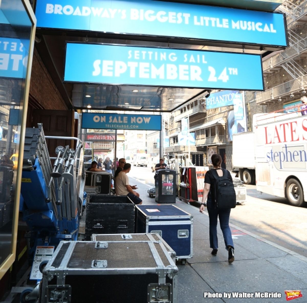 &#39;Dames at Sea&#39; The Musical loads into the Helen Hayes Theatre at 