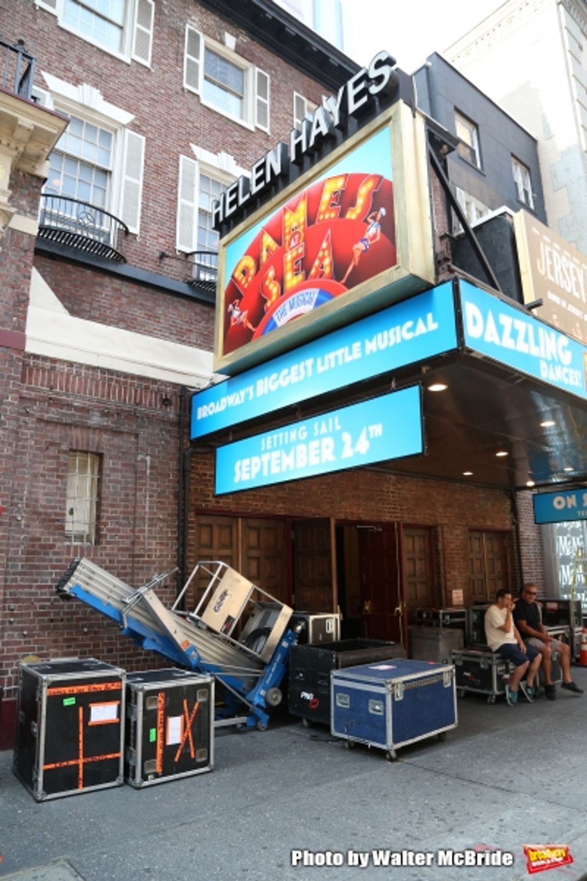 &#39;Dames at Sea&#39; The Musical loads into the Helen Hayes Theatre at 