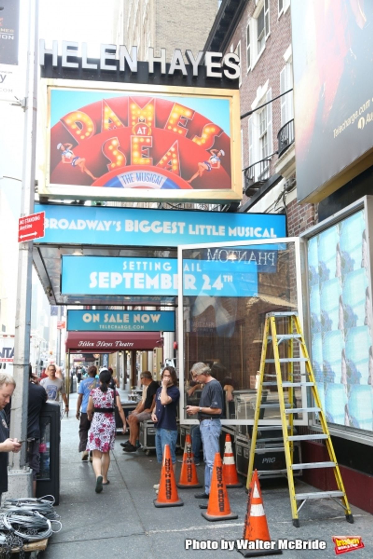 &#39;Dames at Sea&#39; The Musical loads into the Helen Hayes Theatre at 