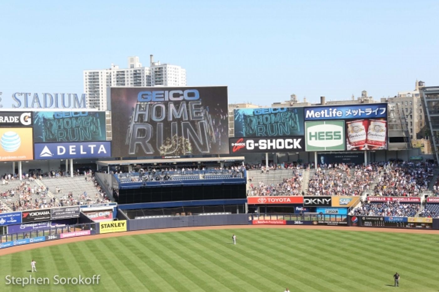 Photo Coverage: GENTLEMAN'S GUIDE's Bryce Pinkham Watches the Yankees Murder the Orioles  Image