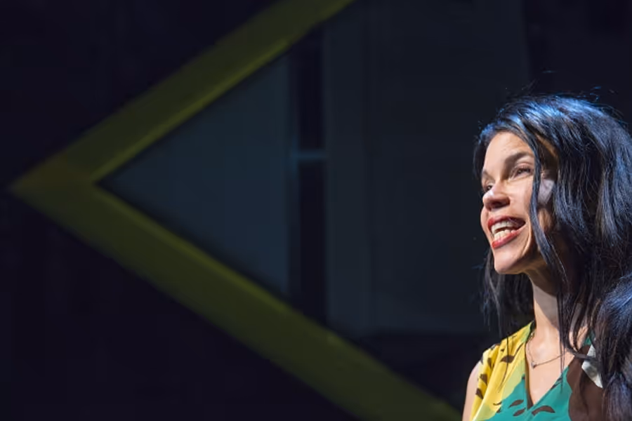 Photo Flash: First Look at Debra Ehrhardt in JAMAICA FAREWELL at the Royal George Theatre Image