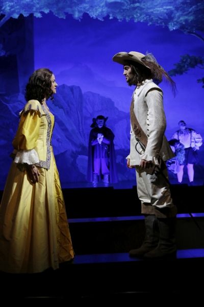 Lucy Scherer (Roxana) und Fabio Diso (Christian) Photo
