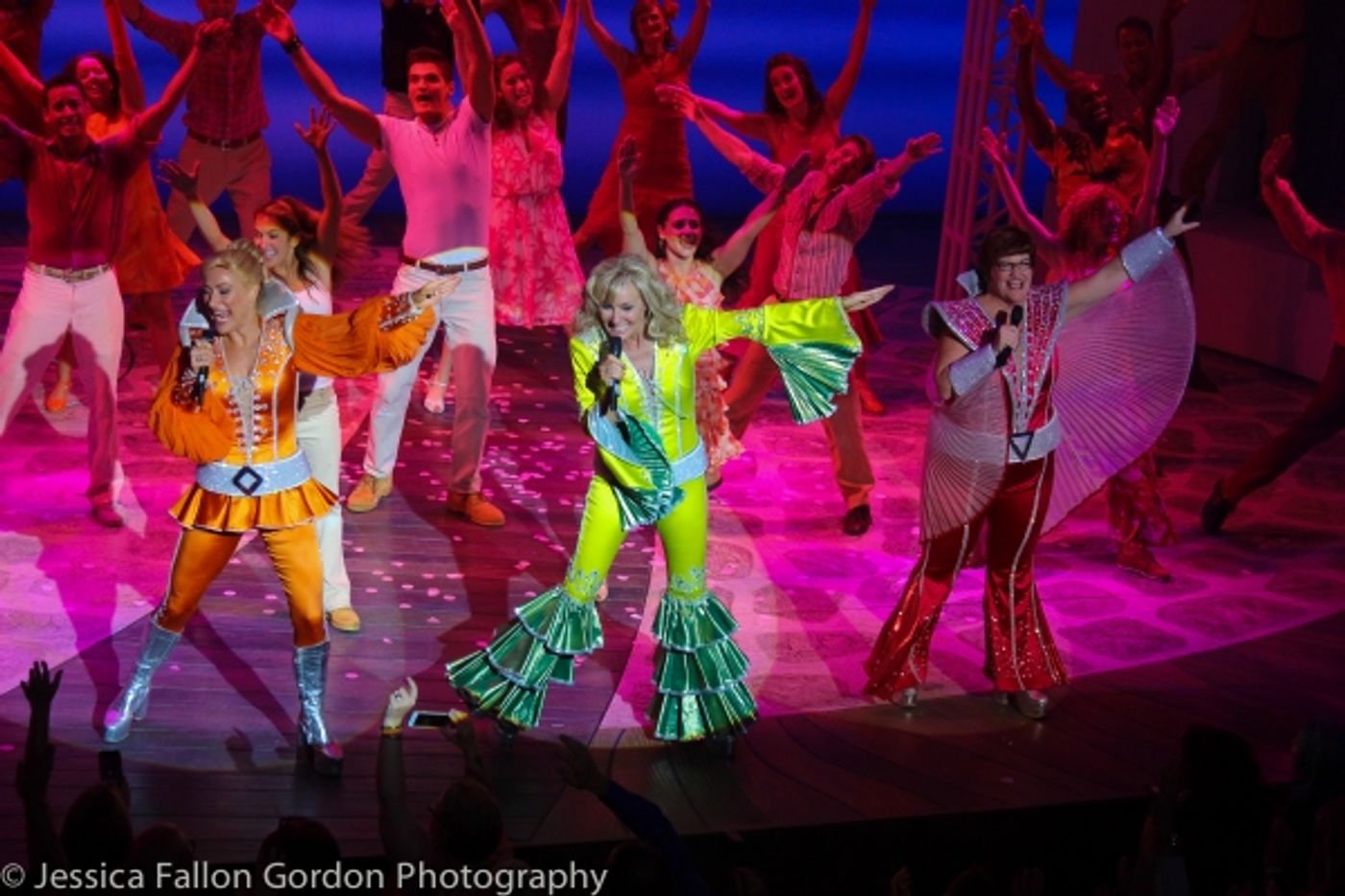 Photo Coverage: Cast of MAMMA MIA! Takes Final Bows on Broadway!  Image