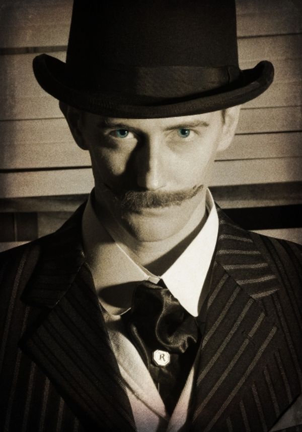 Josh Jeffers as Macheath Photo