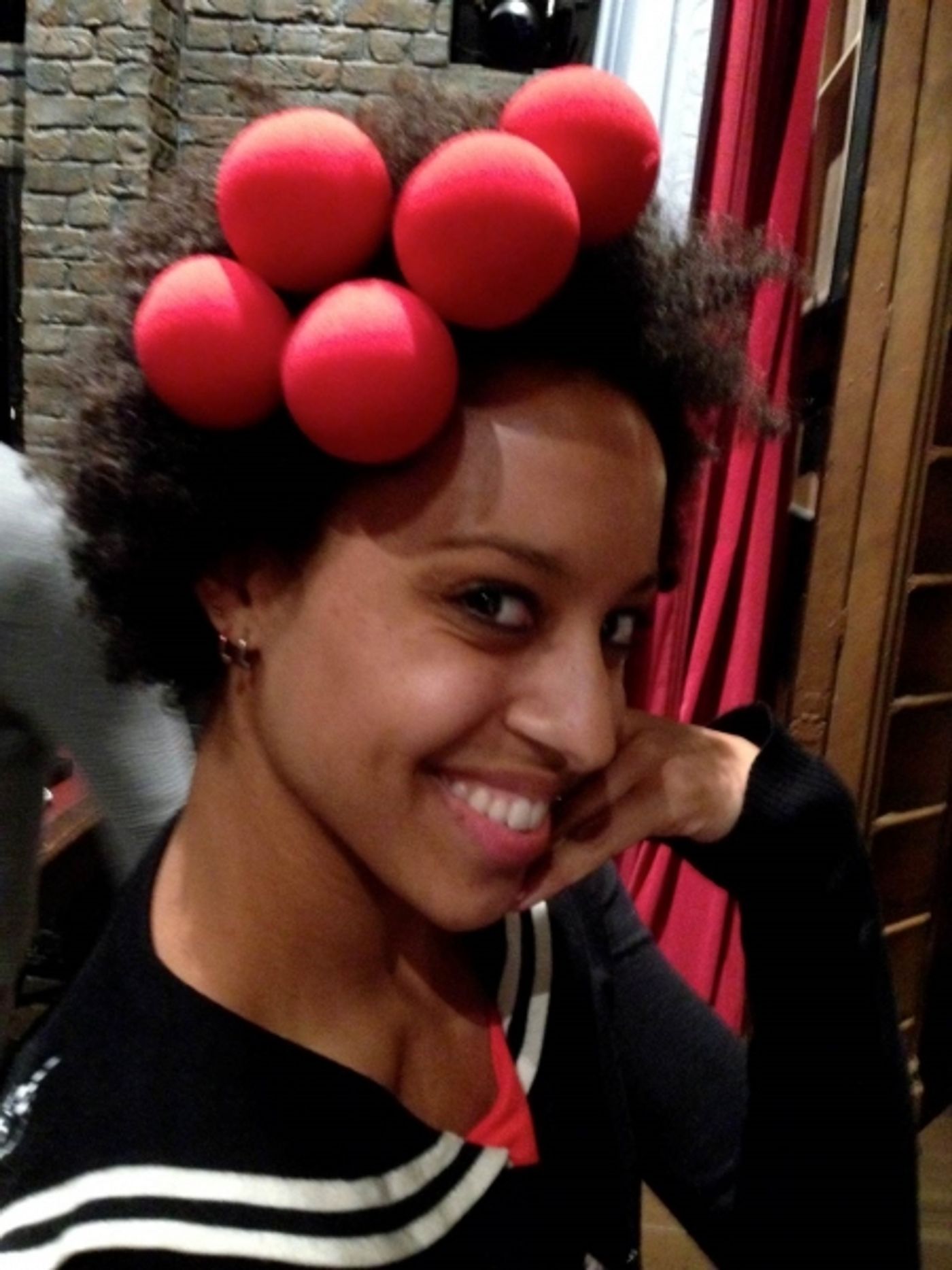 Photo Flash: Cast of BULLETS OVER BROADWAY Tour Clowns Backstage at 39 STEPS  Image