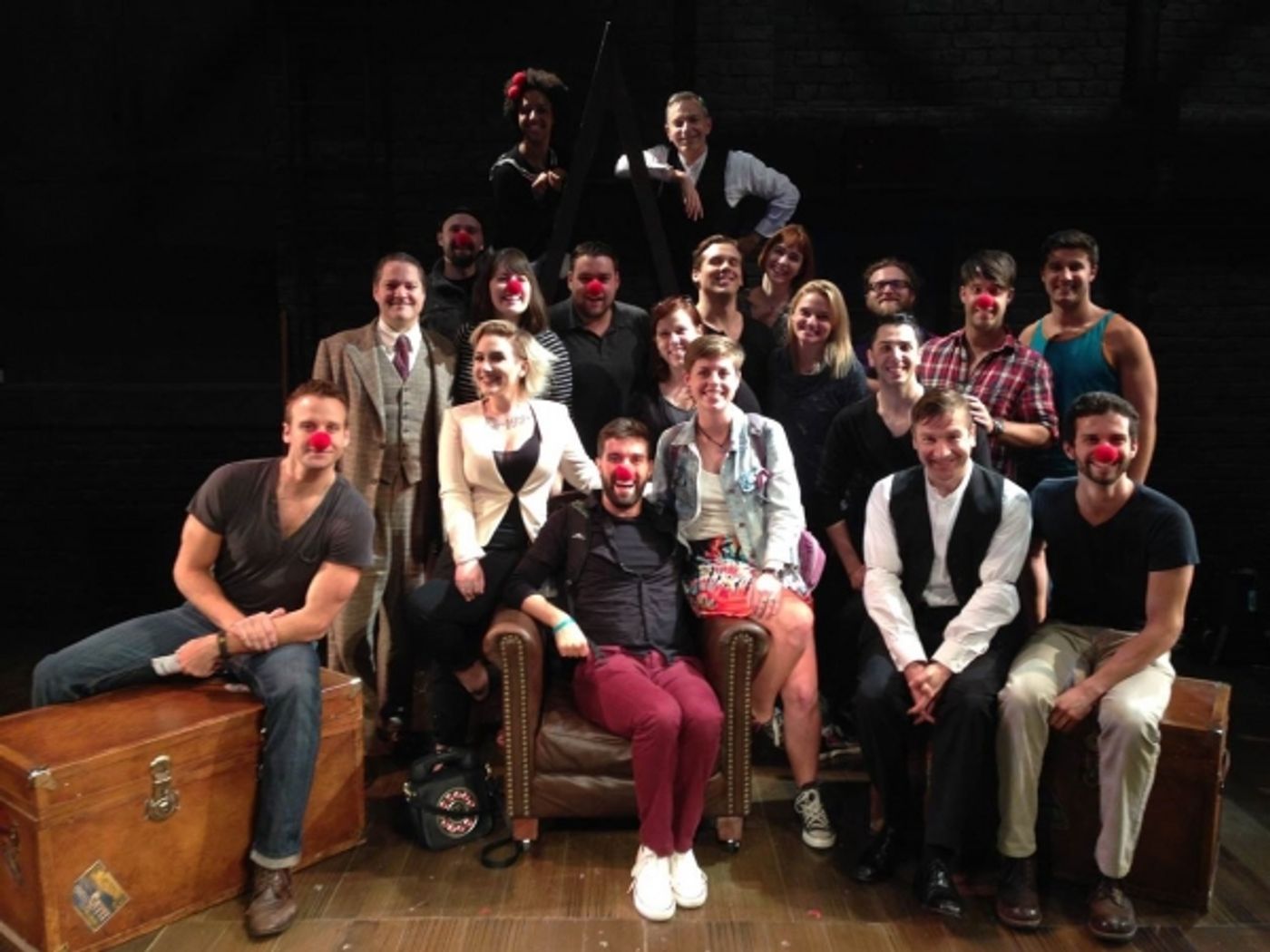 Photo Flash: Cast of BULLETS OVER BROADWAY Tour Clowns Backstage at 39 STEPS  Image