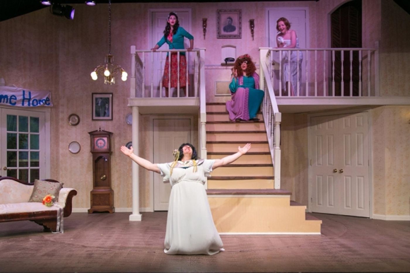 Photo Flash: First Look at LEADING LADIES at TheatreWorks New Milford Photo Flash: First Look at LEADING LADIES at TheatreWorks New Milford Image