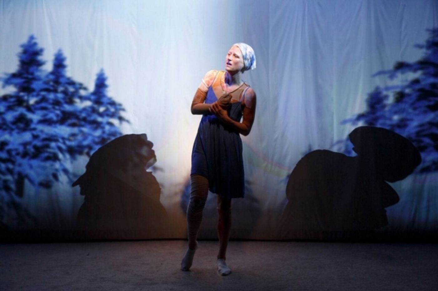 Photo Flash: First Look at Mamie Gummer in Roundabout's UGLY LIES THE BONE  Image