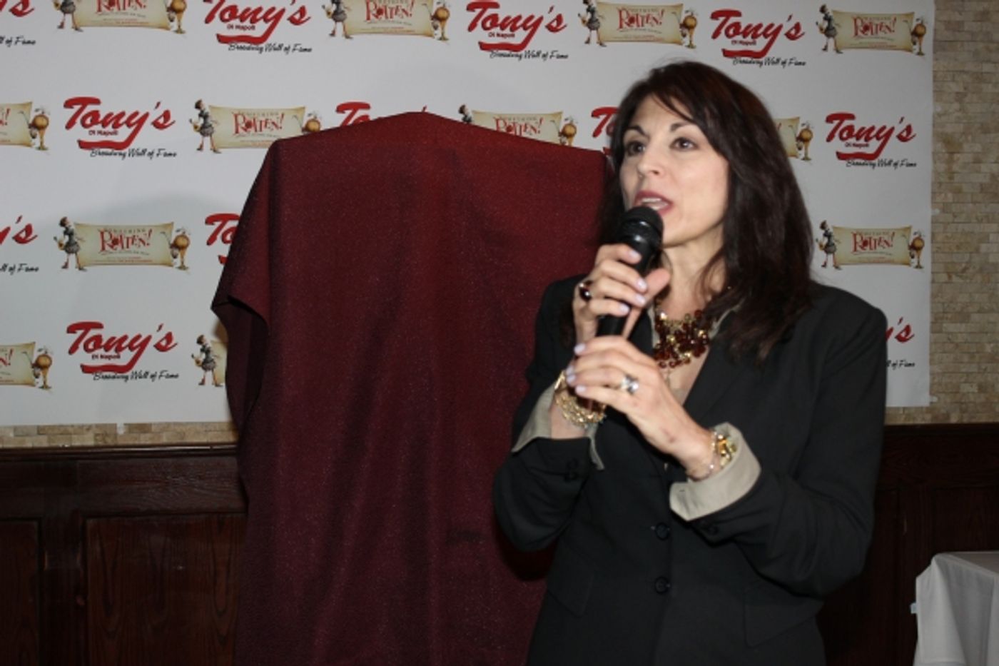 Photo Coverage: SOMETHING ROTTEN Stars Gather for Portrait Unveiling at Tony's di Napoli Image