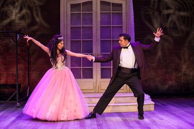  Elia SaldaÃ±a as Victoria del Rio and Fidel Gomez as Dr. Diego Mendoza  Photo