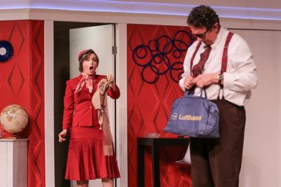 Gloria (Ana Bury), Robert (Robert Alan Barnett) Photo