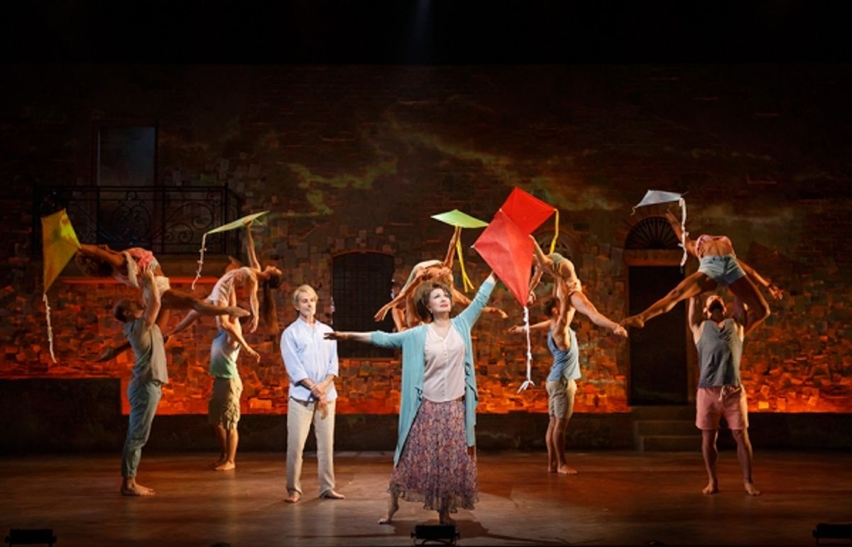 George Chakiris and Donna McKechnie (center) with the cast in Terrence McNally''s vignette SAND DANCING. at 
