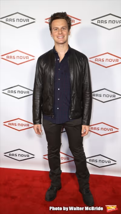 Jonathan Groff
 Photo