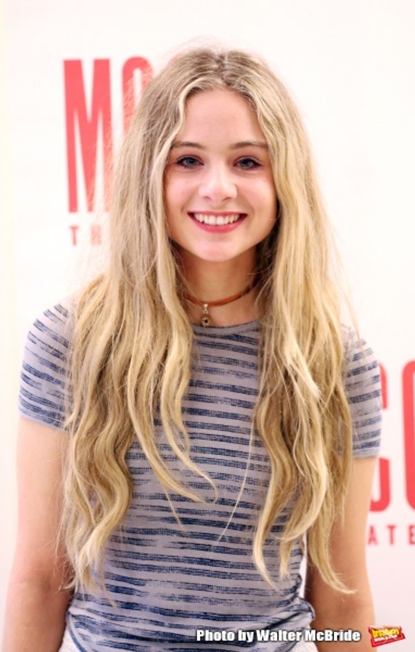 Lizzy DeClement  Photo