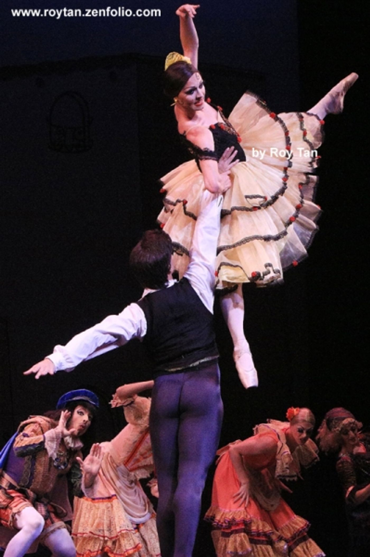 Photo Flash: First Look at Sadler's Well's LES BALLETS TROCKADERO DE MONTE CARLO  Image