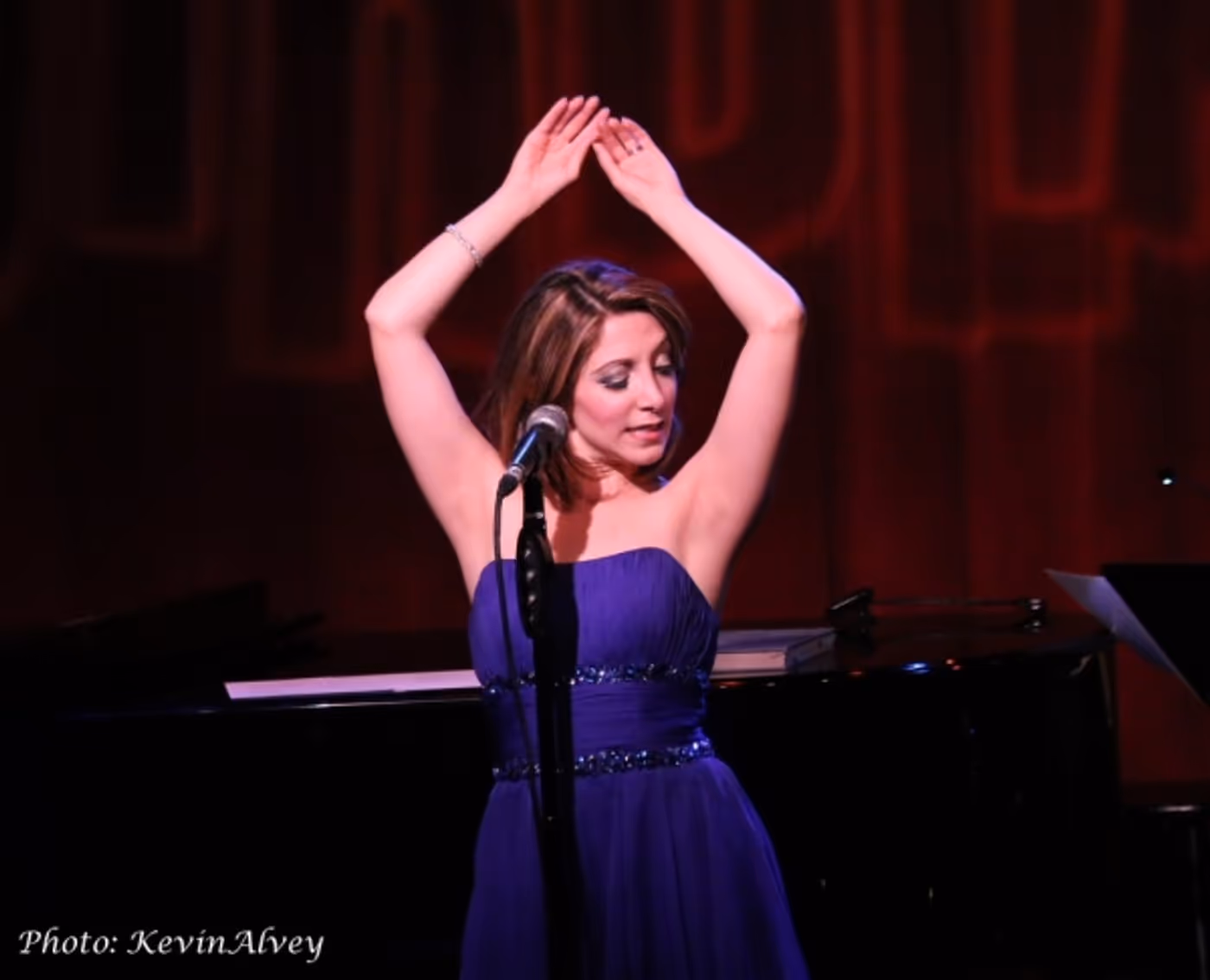 Photo Flash: Christina Bianco Brings PARTY OF ONE to Birdland Image