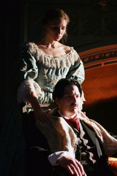 Heather Chrisler as ''Virginia'' and Christian Gray as ''Edgar Allan Poe'' Photo