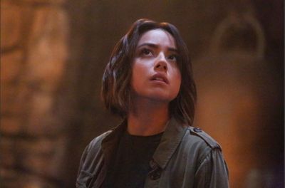 Chloe Bennett Photo