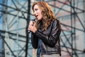 Laura Osnes Photo