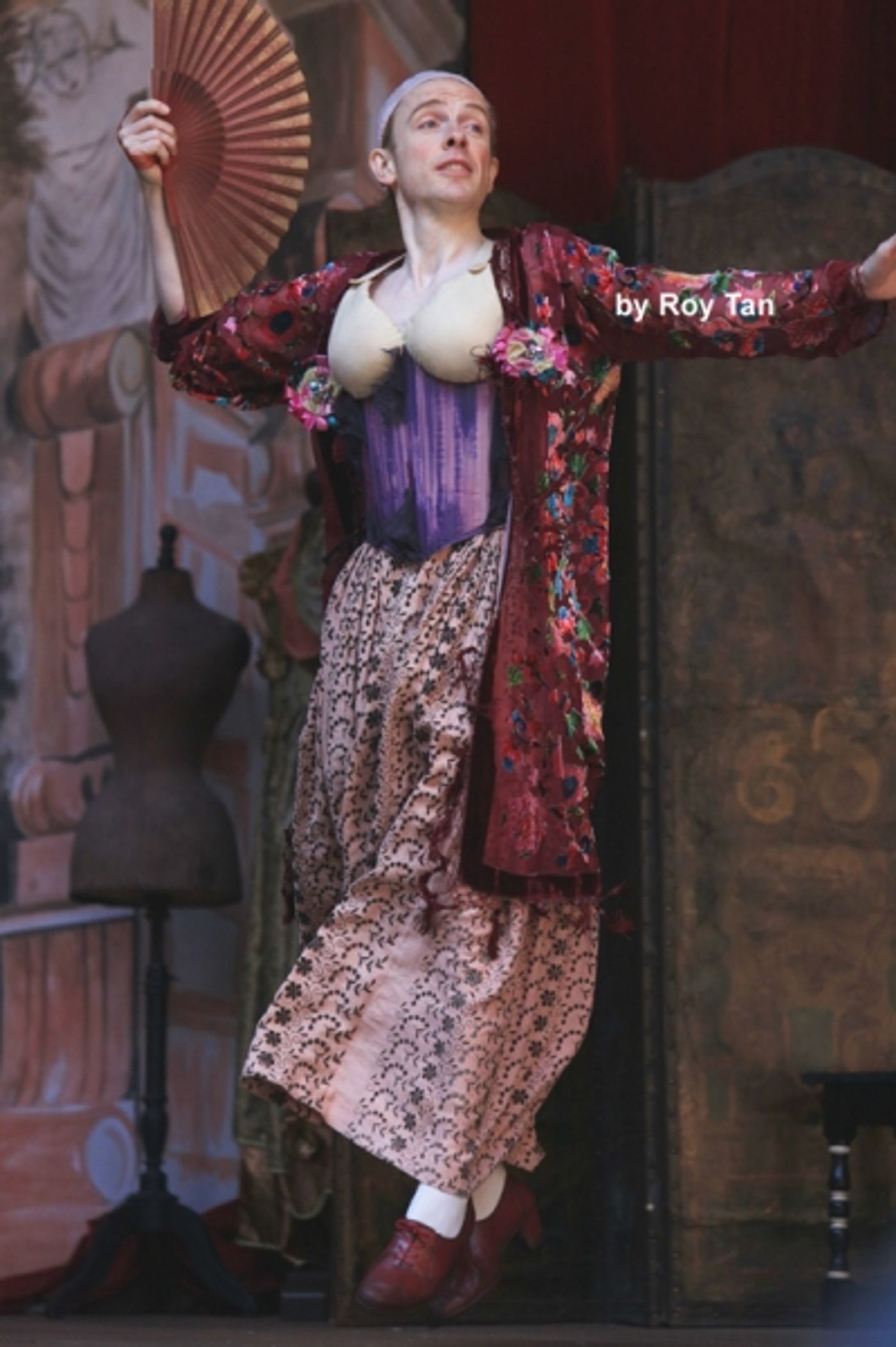 Photo Flash: First Look at Jay Taylor, David Sturzaker & More in Shakespeare's Globe's NELL GWYNN  Image