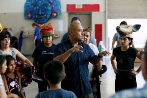 Kinan Valdez with Elena Grijalva, Jennifer Esqueda, Margarita Martinez, Silvia Rico, Mariana Mendoza and Victoria Orantes @ BroadwayWorld Kinan Valdez with Elena Grijalva, Jennifer Esqueda, Margarita Martinez, Silvia Rico, Photo
