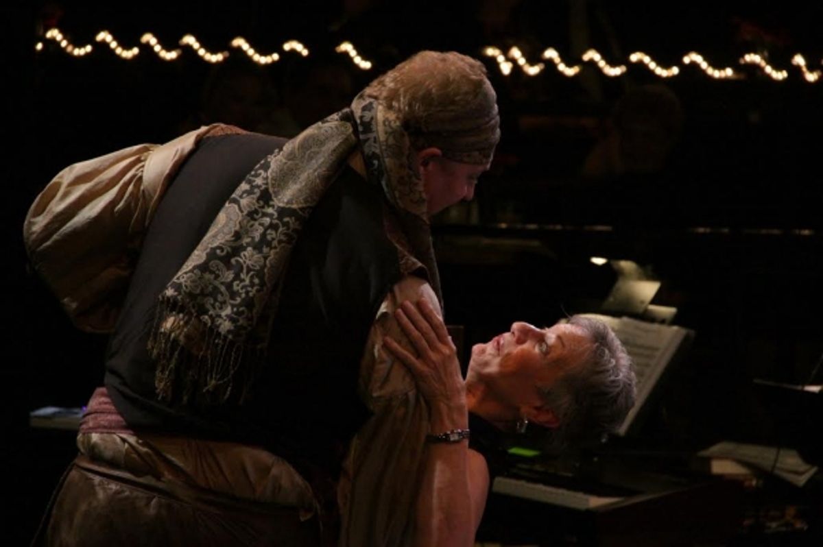 David Arnold salutes (and dips) Honoree Wesley Paine at 