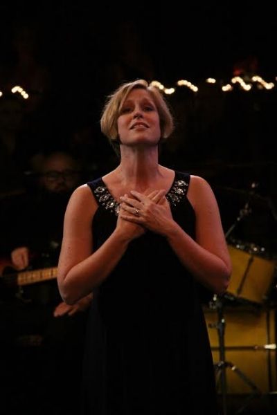 Janet Holeman sings for Honoree LB Gaiters Photo