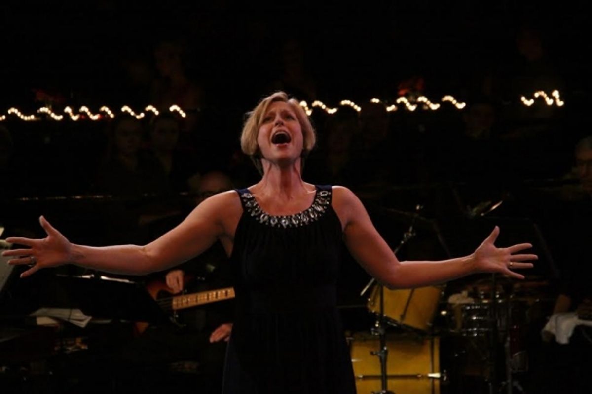 Janet Holeman sings for Honoree LB Gaiters at 